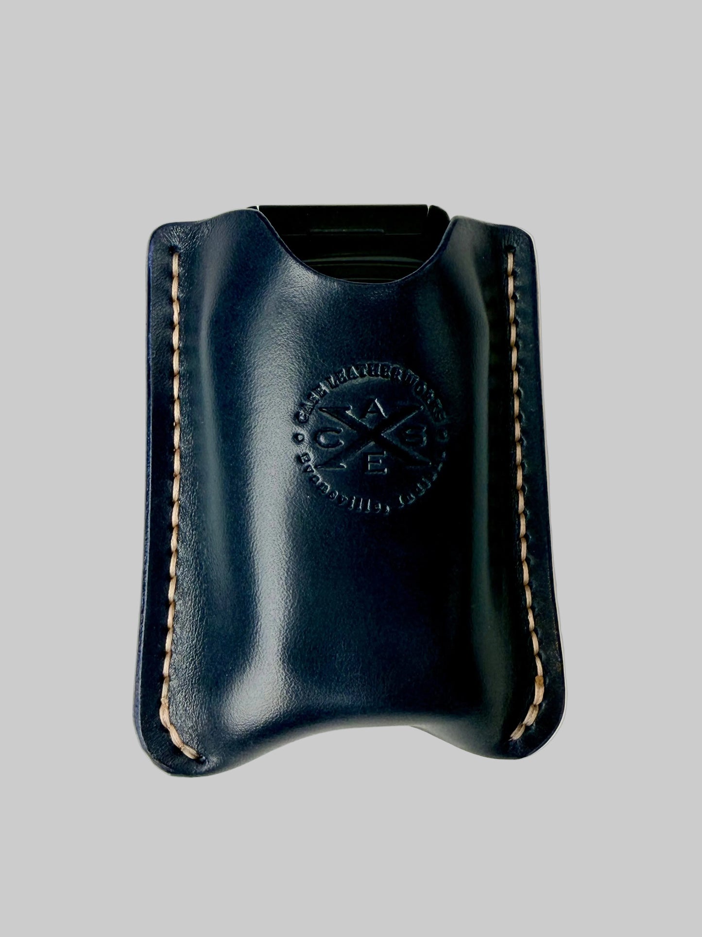 Colibri Quantum Triple w/ V-Cutter Lighter Sleeve